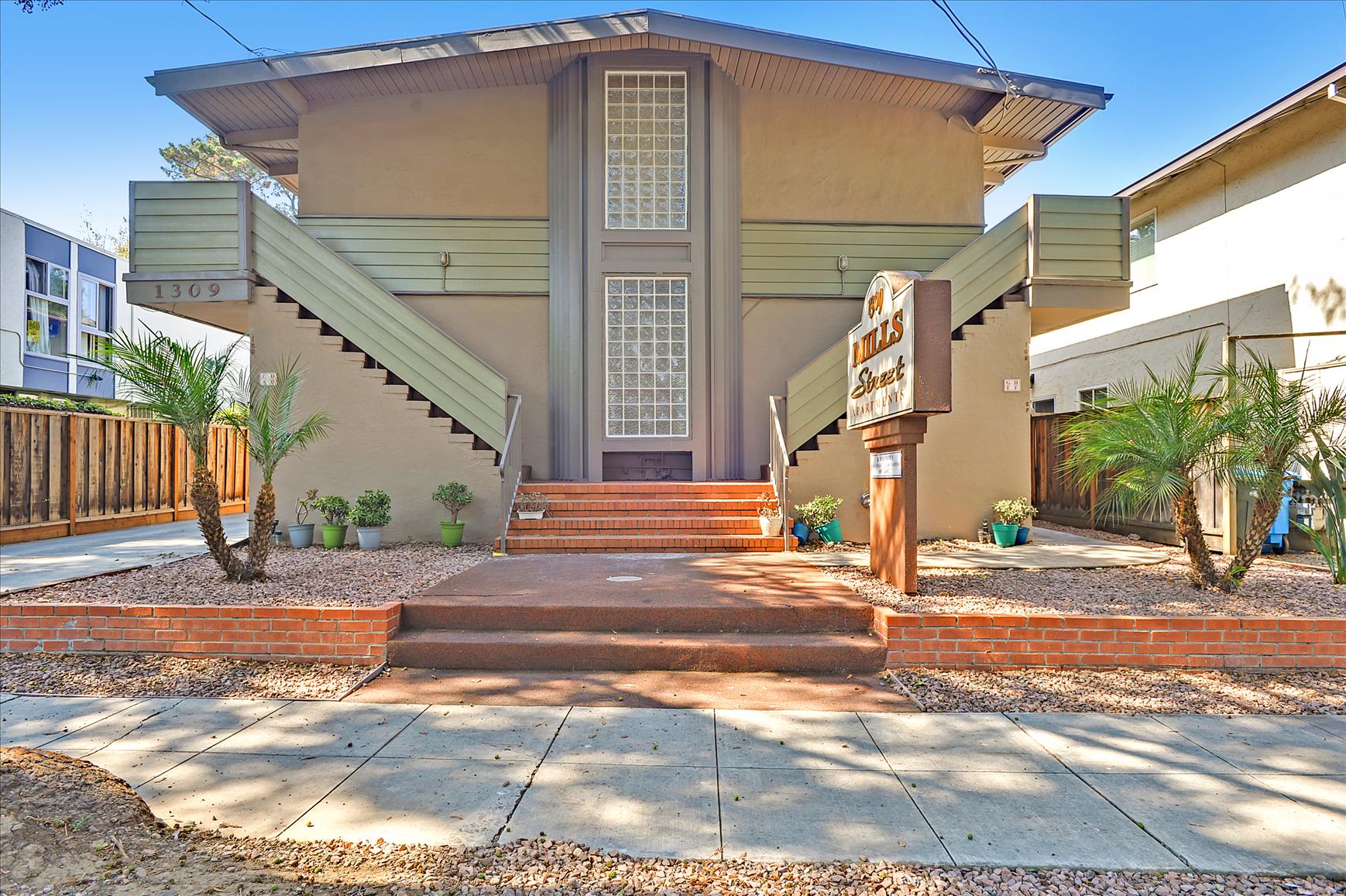 1309 Mills photo 5